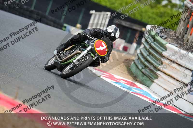 Vintage motorcycle club;eventdigitalimages;mallory park;mallory park trackday photographs;no limits trackdays;peter wileman photography;trackday digital images;trackday photos;vmcc festival 1000 bikes photographs